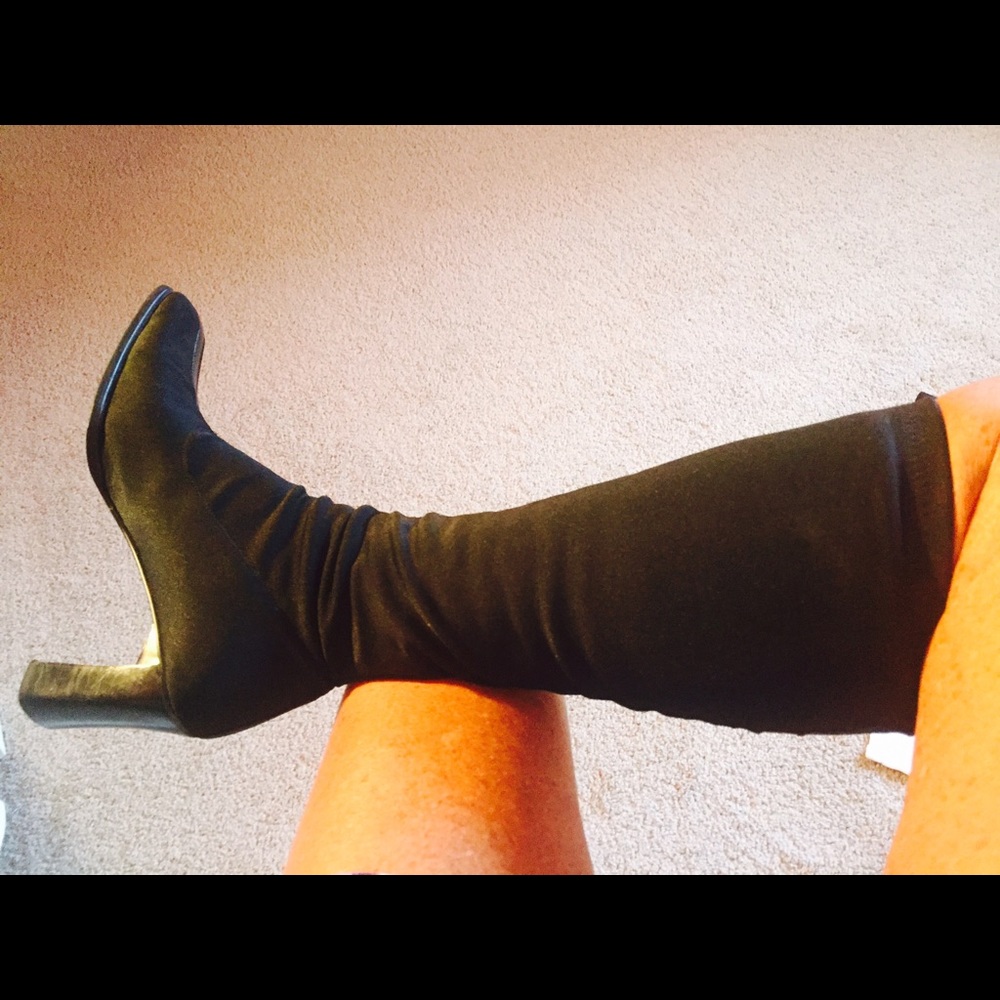 Stunning black tall boots. Size 10M. Perfect!